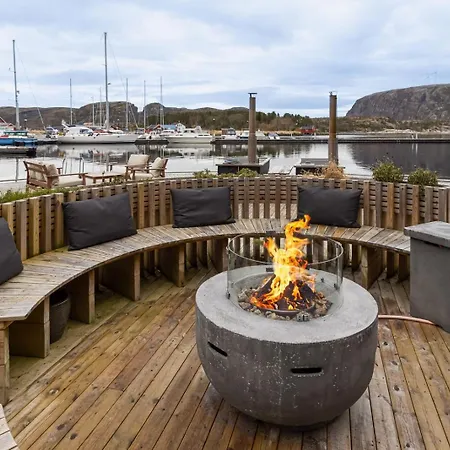 Kuringen Brygge And Restaurant Refsnes