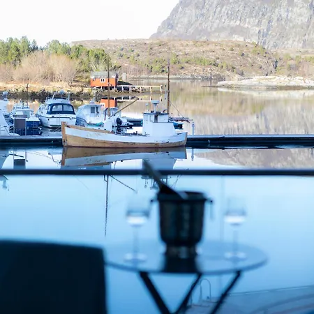Kuringen Brygge And Restaurant Refsnes