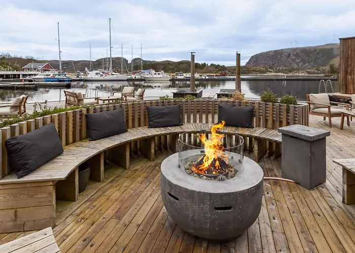 Kuringen Brygge And Restaurant Refsnes